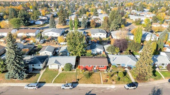 Property Photo:  64 Wigmore Close  AB T4N 5Y1