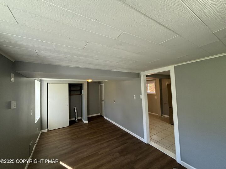 Property Photo:  107 Lloyd Circle  PA 18347 