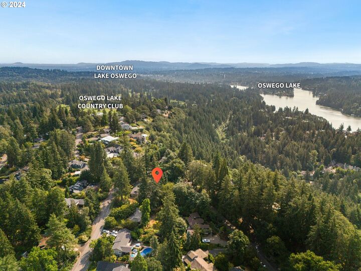 Property Photo:  2217 Prestwick Rd  OR 97034