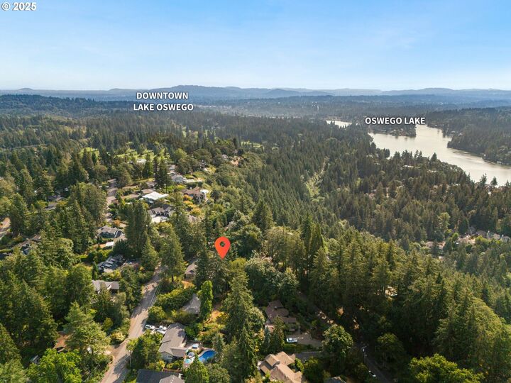 Property Photo:  2217 Prestwick Rd  OR 97034 