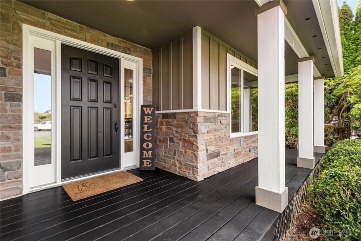 Property Photo: 1136 N Cascade Court WA 98264