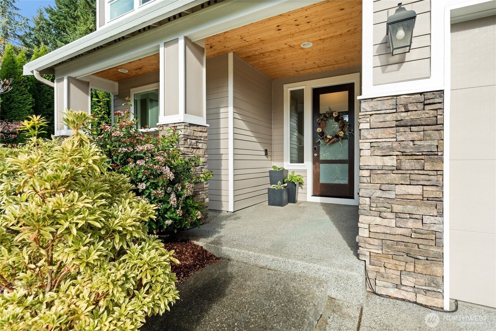 Property Photo:  3719  Fox Court  WA 98335 