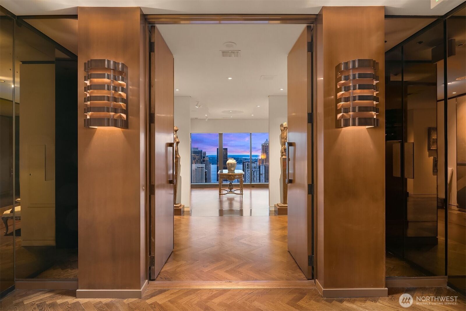 Property Photo:  1301  Spring Street Ph32  WA 98104