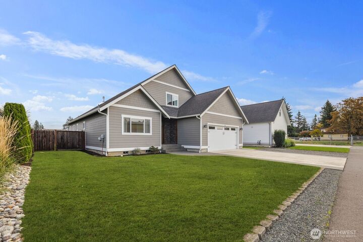 Property Photo:  826  Rye Court  WA 98264