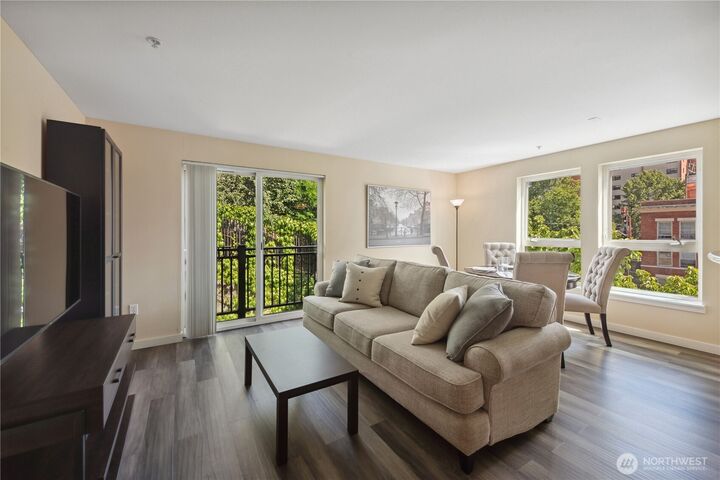 Property Photo:  108  5th Avenue S 506  WA 98104