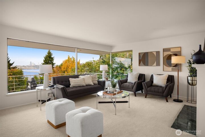 Property Photo:  3011  70th Avenue SE  WA 98040