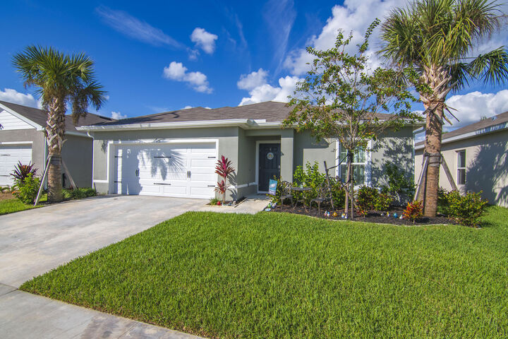 Property Photo:  436 Acai Lane  FL 34981
