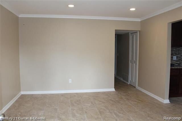 Property Photo:  6198 Mayburn Street  MI 48127