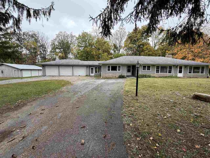 Property Photo:  1330 Glendale Drive  IN 47374 