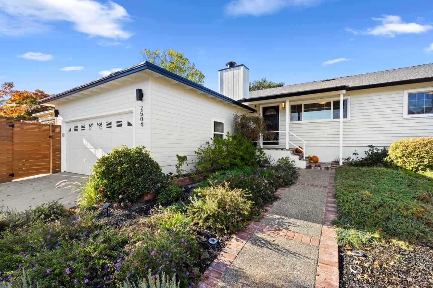 Property Photo:  2504 Hastings Avenue  CA 94061