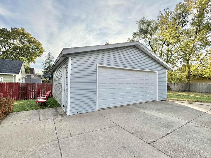 Property Photo: 756 Highland Avenue WI 53511