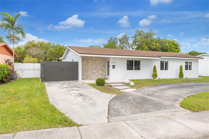 Property Photo:  2670 SW 119th Ct  FL 33175