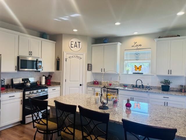 Property Photo:  703 Cottonwood Dr  TX 77630