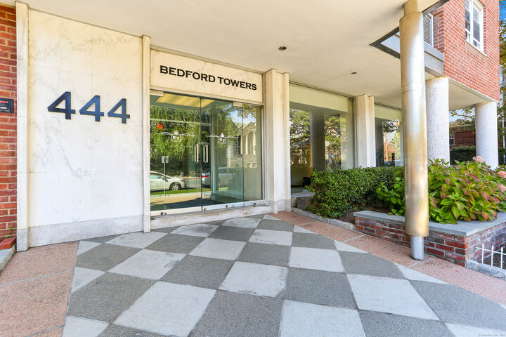 Property Photo: 444 Bedford Street Apt 2B CT 06901