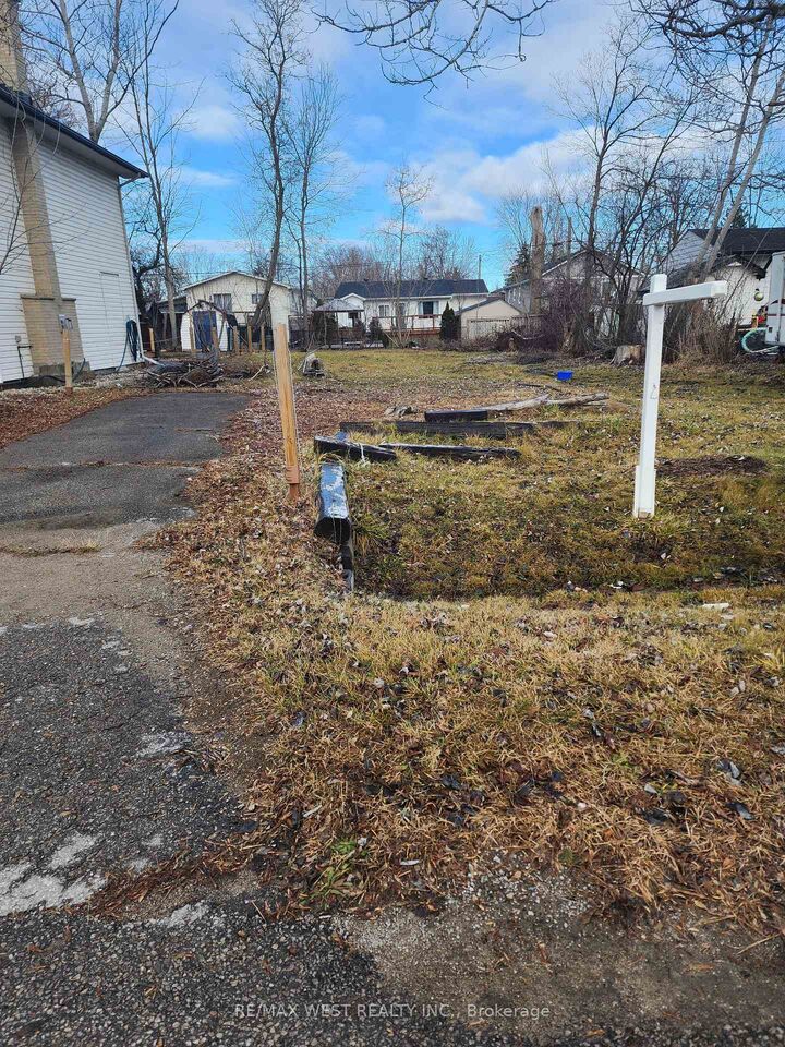 Property Photo: 310 Terrace Drive ON L4P 2Y8