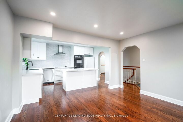 393 Canal Road  Bradford West Gwillimbury ON L3Z 2A6 photo