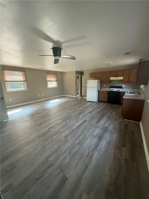 Property Photo: 108 Valleybrook Rd PA 15317