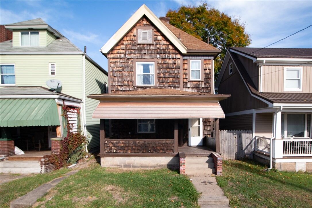 Property Photo: 2403 Grandview Ave PA 15132