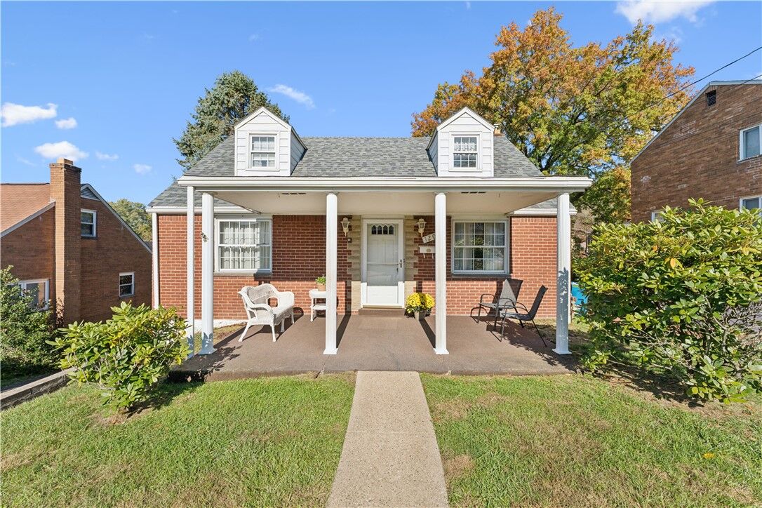 Property Photo:  120 Parkwood Dr  PA 15147