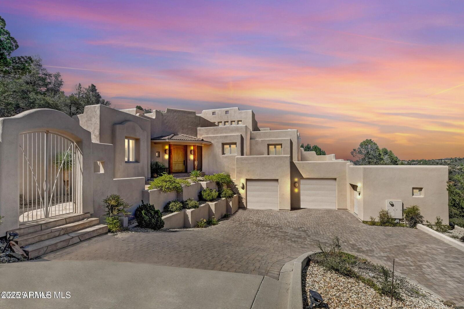 Property Photo:  628 W Lee Boulevard  AZ 86303 