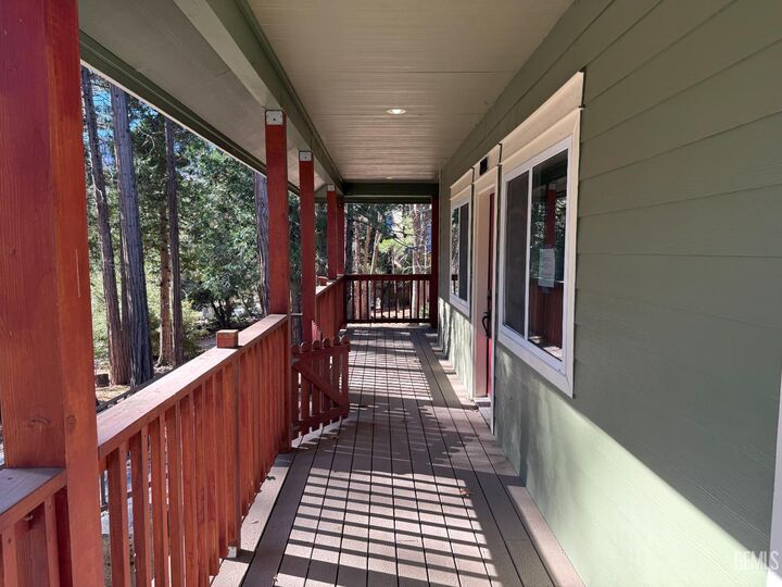 Property Photo: 1400 Pinecone Court CA 93285