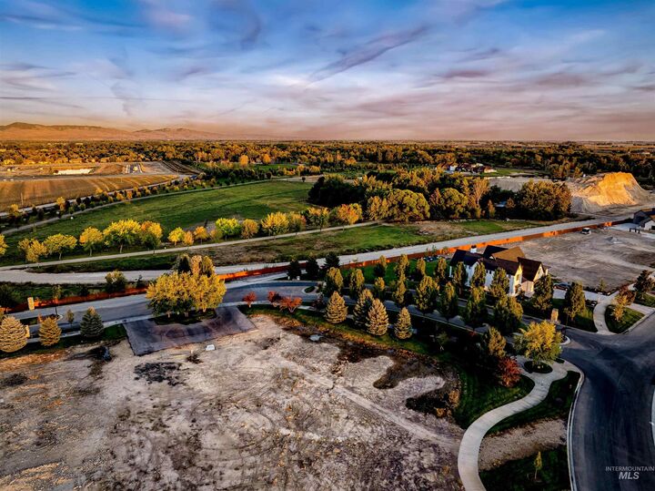 Property Photo:  21565 River Ranch Ln  ID 83669 