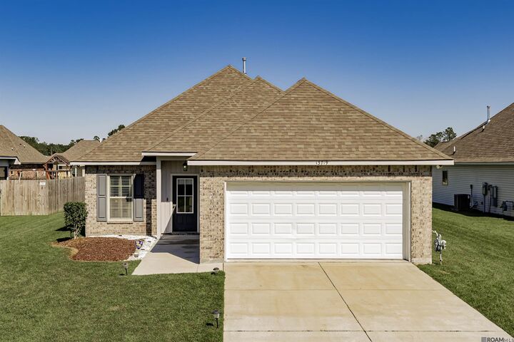 Property Photo: 13719 Acacia Ct LA 70726