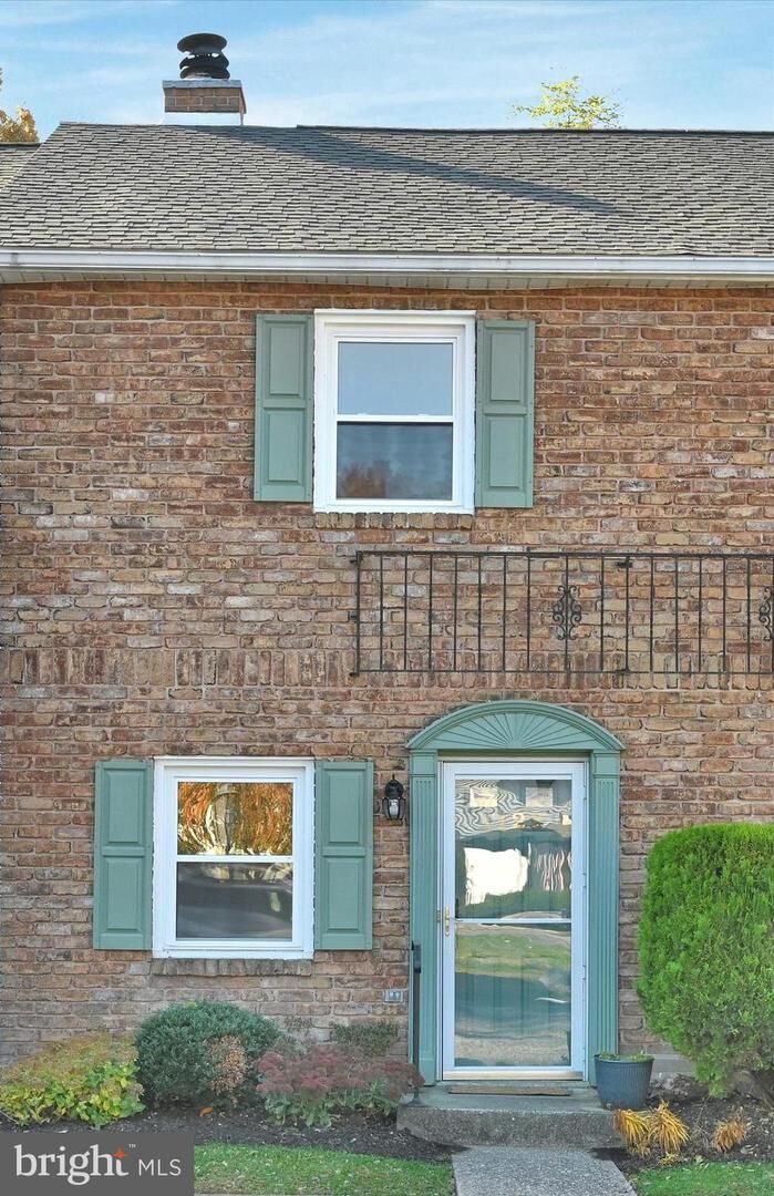 Property Photo:  1129 Nanroc Drive  PA 17055 