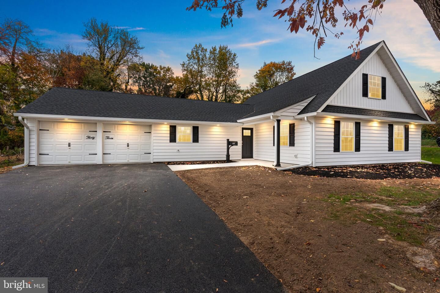 Property Photo:  33 Red Rose Way  PA 19056 