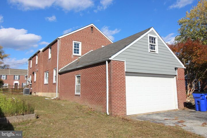 Property Photo: 405 N Augustine Street DE 19804