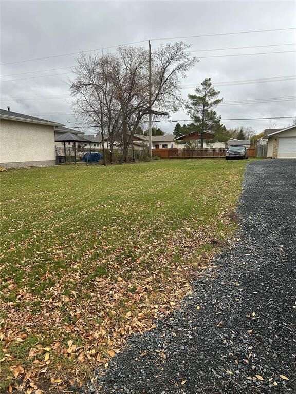 Property Photo:  0 Knowles Avenue  MB R2G 1E1