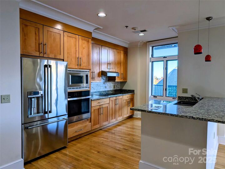 Property Photo:  21 Battery Park Avenue 406  NC 28801