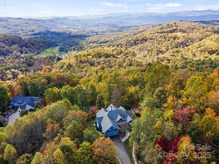 Property Photo:  908 Somersby Parkway  NC 28739