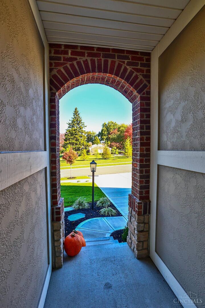 Property Photo:  6095 Greenside Drive  OH 45233 