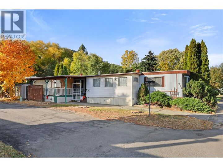 2400 Oakdale Way 202  Kamloops BC V2B 6W7 photo