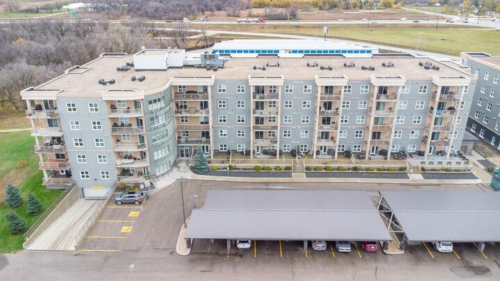 110 Creek Bend Road  Winnipeg MB R2N 0H3 photo