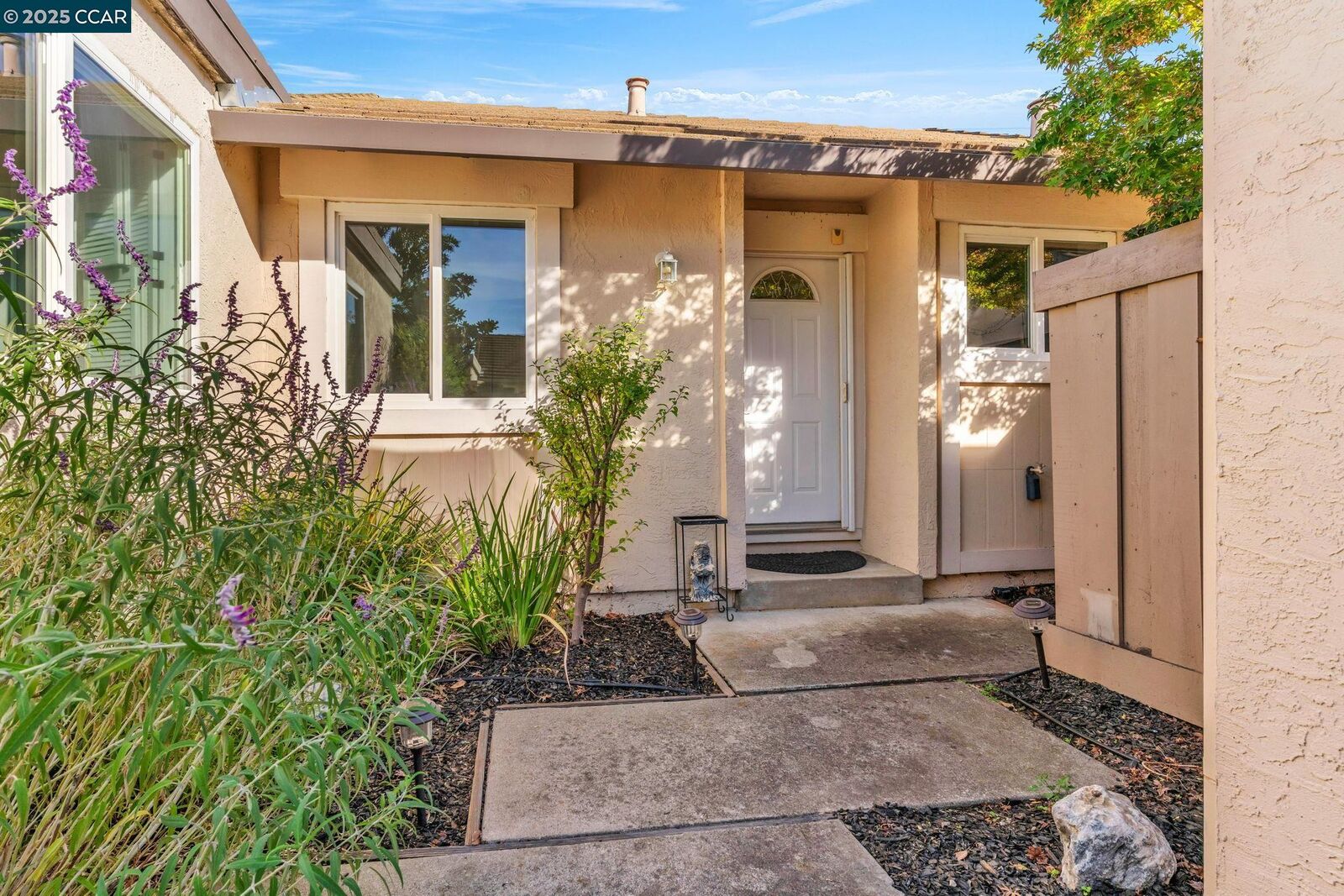 Property Photo: 7 Clark Creek Circle CA 94517