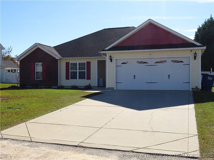 Property Photo:  202 Crestwood Lane  NC 28376 