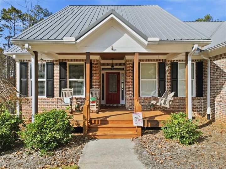 Property Photo:  386 N Victoria Road  GA 30189 