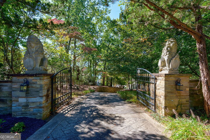 Property Photo:  6655 Sweetwater Point  GA 30542
