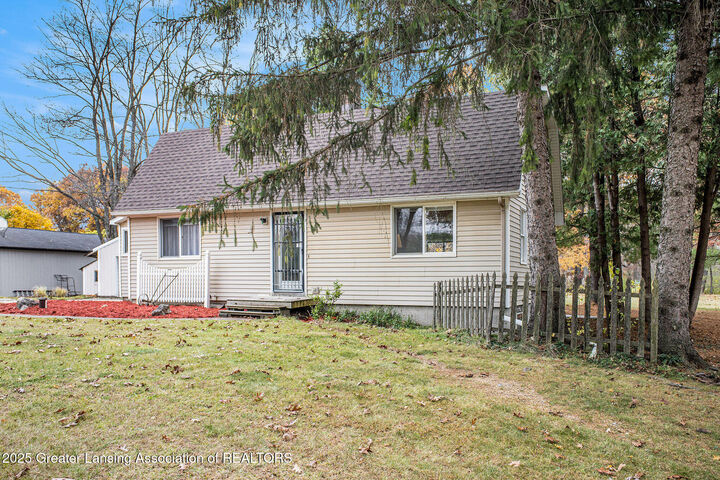 9050 Laingsburg Road  Laingsburg MI 48848 photo