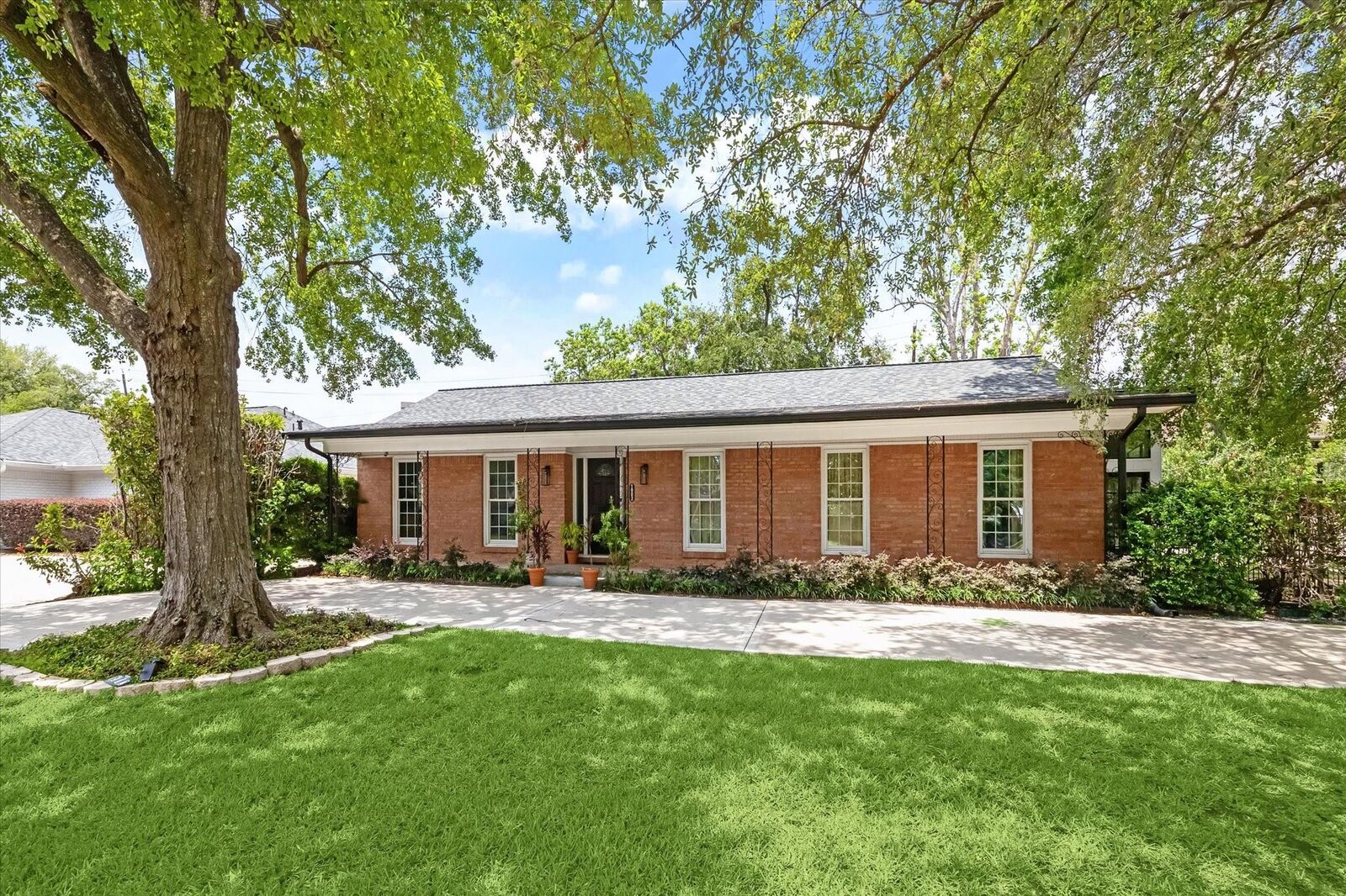 Property Photo: 1902 Chimney Rock Road TX 77056