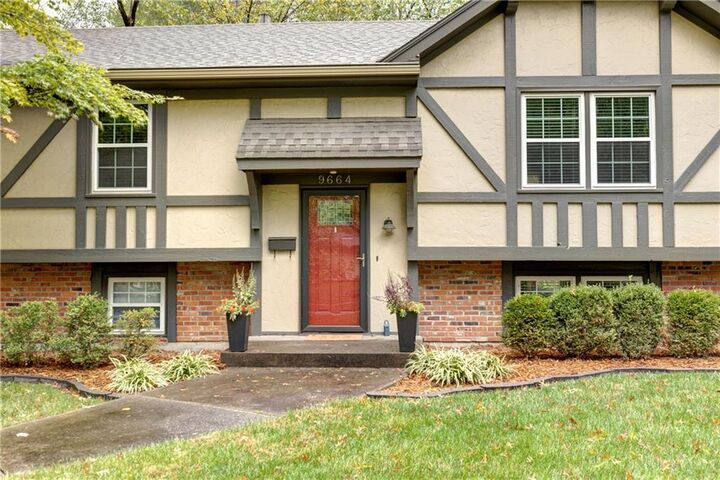 Property Photo:  9664 Roe Avenue  KS 66207 