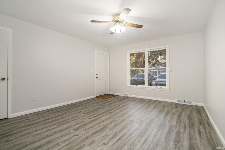 Property Photo: 1601 S 16th Street 11 IN 46526