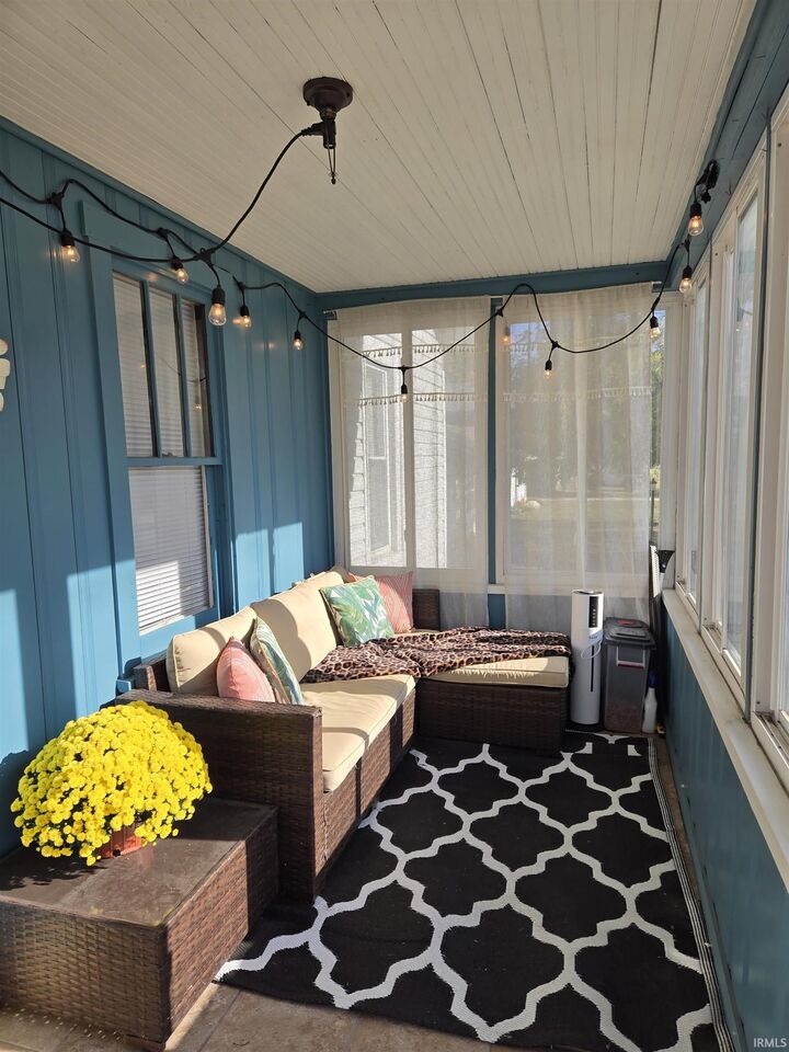 Property Photo: 1210 N 13th Street IN 47591