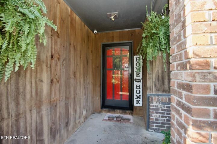 Property Photo:  927 Oxford Hills Drive  TN 37803 