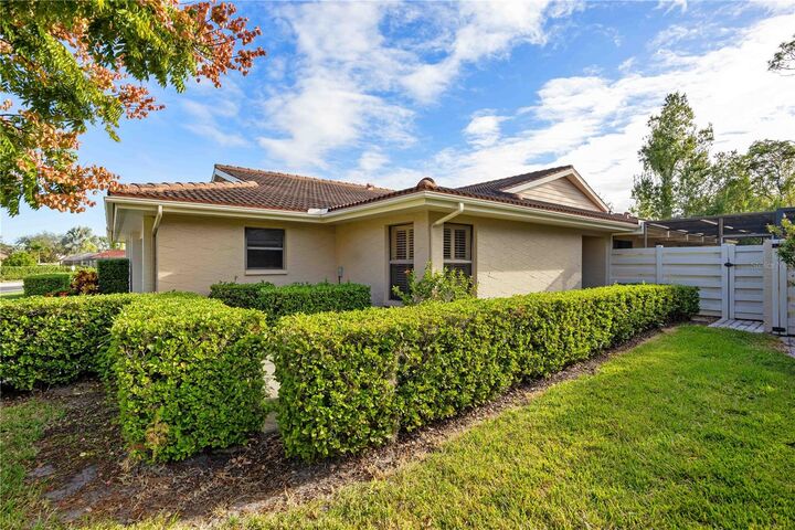 Property Photo:  4581 Lakecrest Place 22  FL 34233 