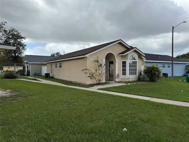 Property Photo: 347 San Rafael Street FL 32708
