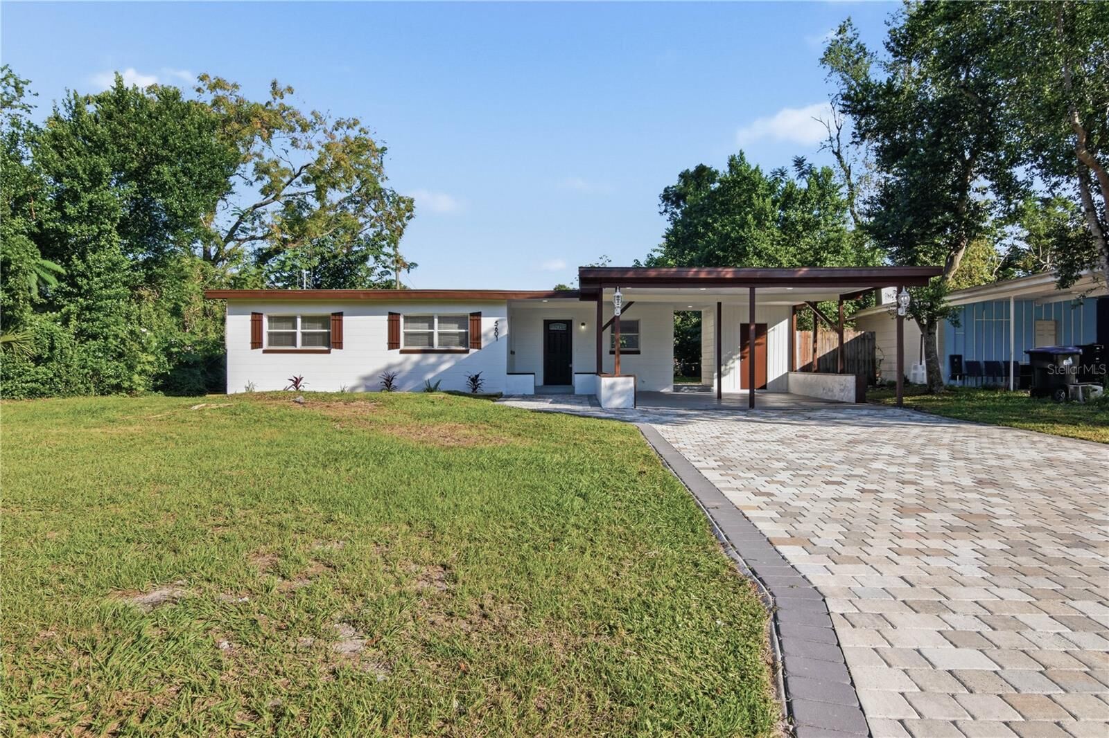 Property Photo:  5601 Meridian Way  FL 32808 