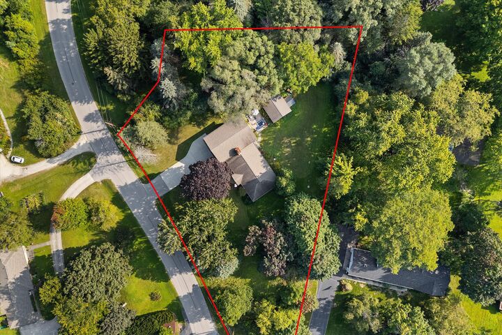 Property Photo:  1339 Cedar Creek Pkwy  WI 53024 